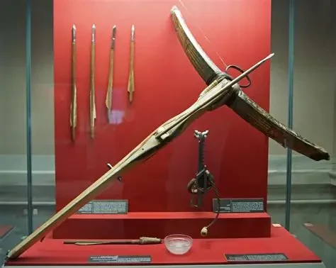 Chinese military crossbow with bronze trigger mechanism