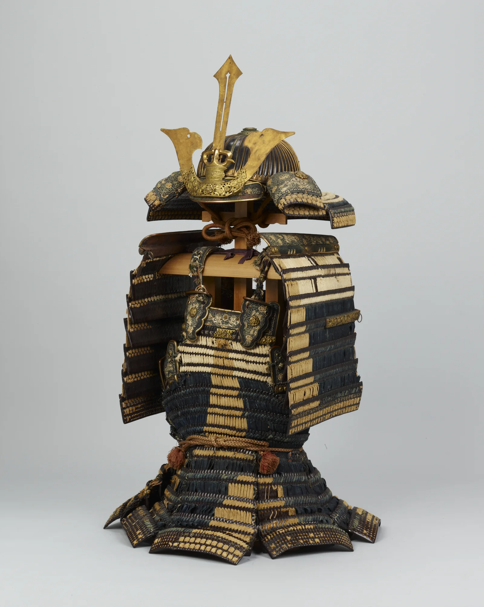 Reconstruction of Japanese do-maru armor